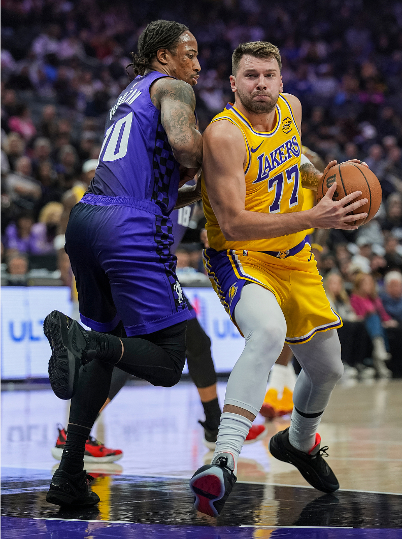 开云官网-三节40分末节仅2分！东皇42+8+7+4断吞里程悲 三分+防守差到极致