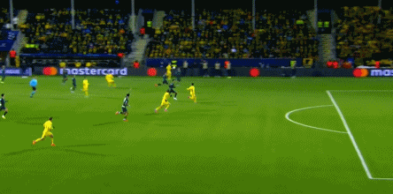 1-3！哈兰德8场1球持续低迷，金球先生染红，曼城制造欧冠大冷