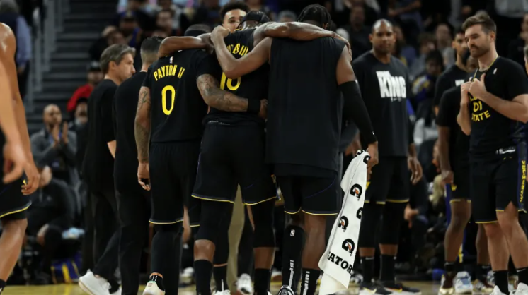 开云在线观看-库明加复出惊艳！勇士惨遭双杀，库里低迷16中6，格林又拖后腿