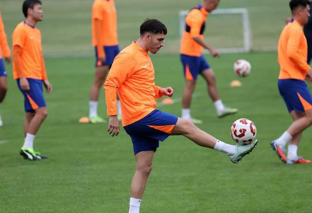 开云官网-洛佩斯转投西乙，泰山腾出外援名额，锻炼彭啸有功 邦本重返辽宁