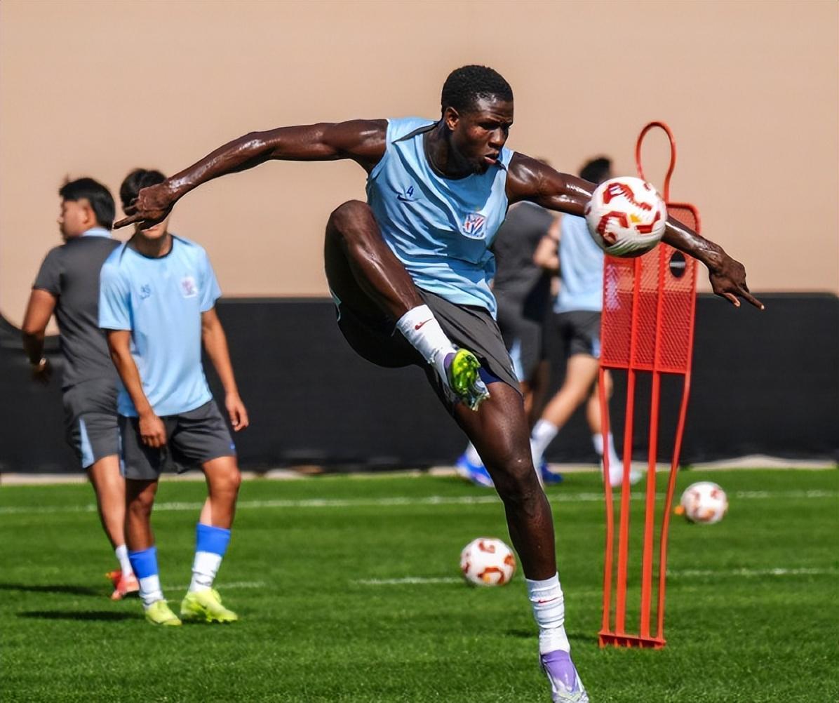 开云下载网址-上海申花VS大连英博：吴曦高天意坐镇，特谢拉领衔，3大外援冲锋