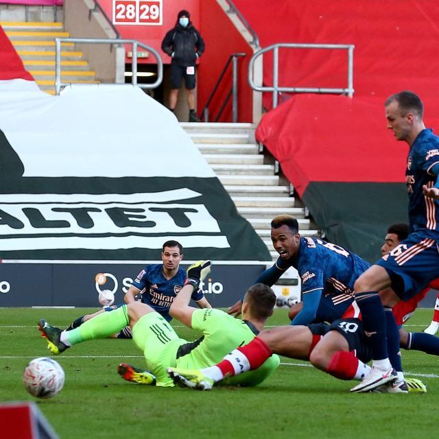 中前场球员表现糟糕 阿森纳因乌龙出局输得不冤