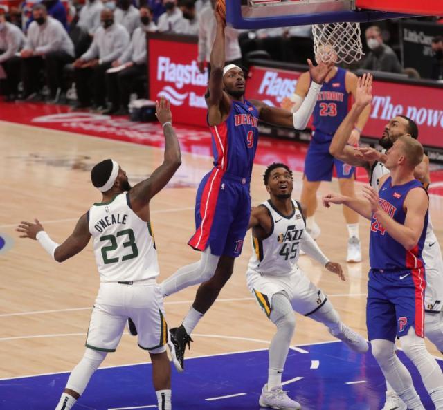 1610344441582069814.jpg 活塞后卫线面临人员危机 一人受主帅钦点肩负重任